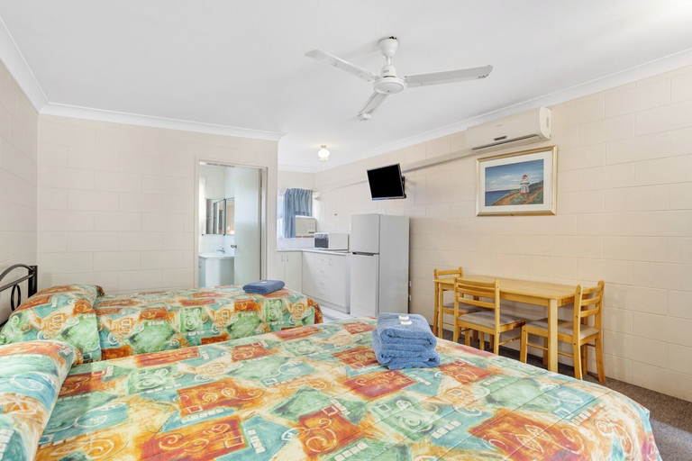 Bedroom 3, COOKTOWN HOLIDAY PARK, Cook