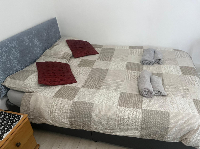 Others 2, Family room with shared kitchen and bathroom in Angel zone 1, London