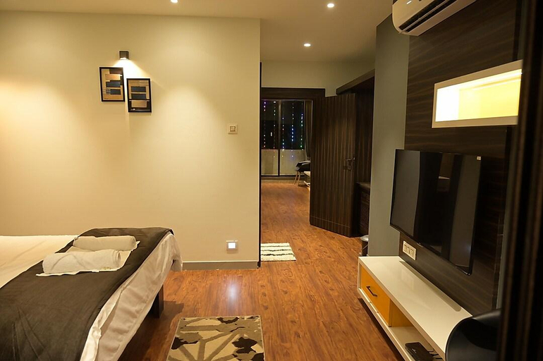 Others 5, Hotel Limelight, Kudal, Sindhudurg
