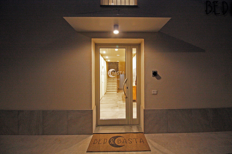Others 5, Bed & Basta, Reggio Nell'Emilia