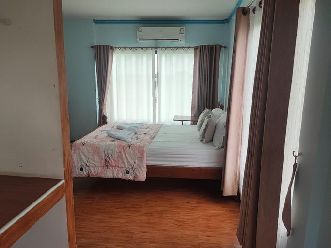 Others 2, Rak Bua Hotel, Bang Bua Thong