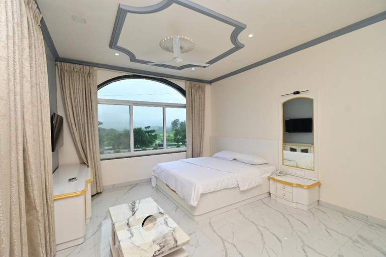 Bed, Vedika Garden, Pune