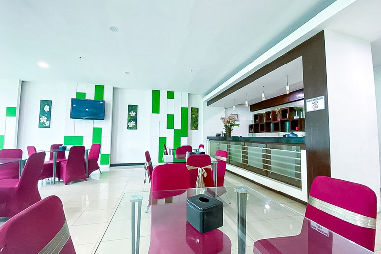 Food & Drinks 4, Urbanview Hotel Cosmo Jambi, Jambi