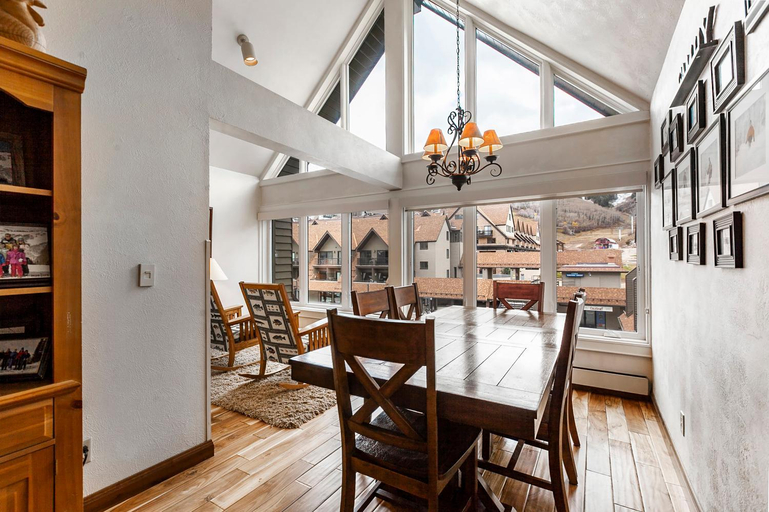Food & Drinks, The Lodge at the Mountain Village, Summit