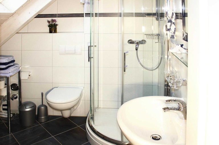 Bathroom 3, Aparthotel Museumshof, Fehmarn, Ostholstein