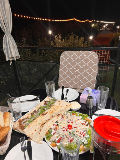 Food & Drinks 2, Hidden Garden Resort