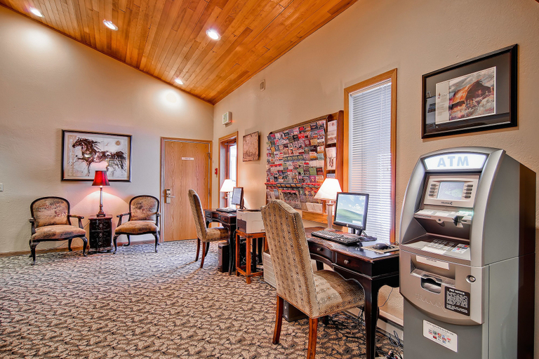 Food & Drinks, Torian Plum Condominiums, Routt