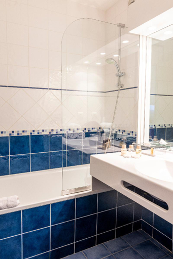 Bathroom 3, Hotel La Tarentaise, Savoie