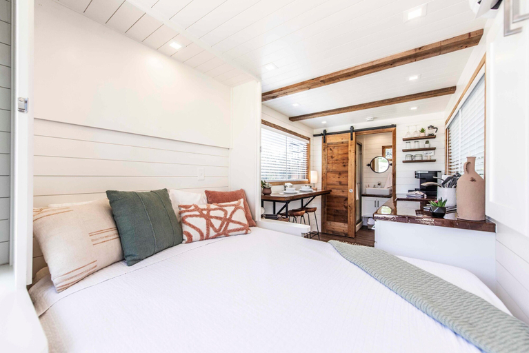 Bedroom 5, New The Texas Retreat-container Home, Gillespie