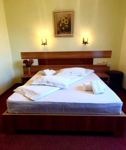 Others 4, MOTEL COOL, Barcanesti