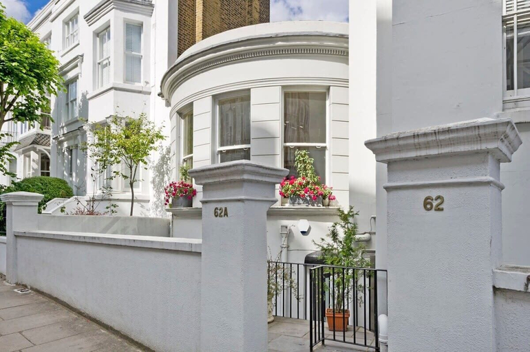 Exterior & Views 2, Large 2 Bedroom Kensington Garden Flat, London