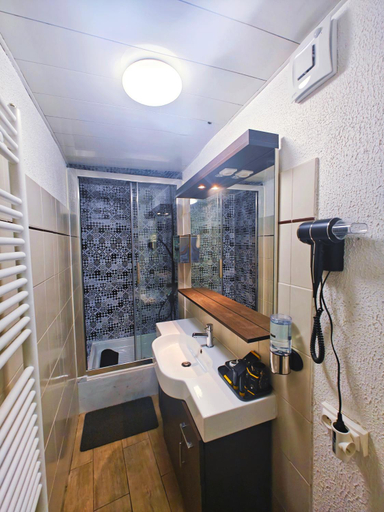 Bathroom 3, Giulia House Fécamp - 4 Star Seaside Elegance, Seine-Maritime