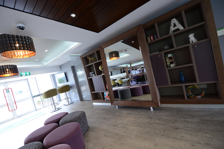 Public Area 2, Holiday Inn WOLVERHAMPTON - RACECOURSE by IHG, Wolverhampton