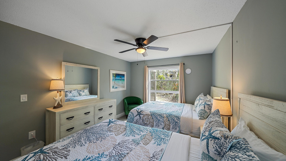 Bedroom, Beach Haven 2 Bedroom Condo, Manatee