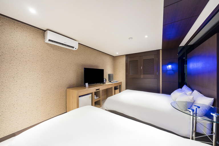 Bedroom 11