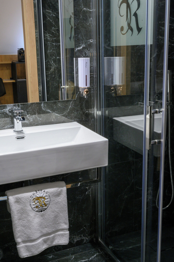 Bathroom 5, Château R, Haut-Rhin