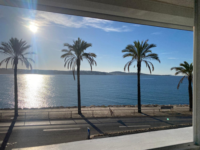 Others 5, Splendide Studio Miramar vue mer avec terrasse, Var