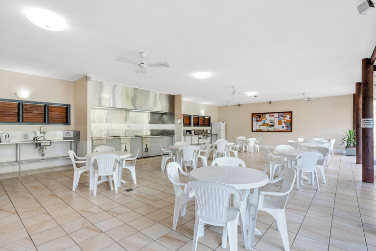 Food & Drinks 5, COOKTOWN HOLIDAY PARK, Cook