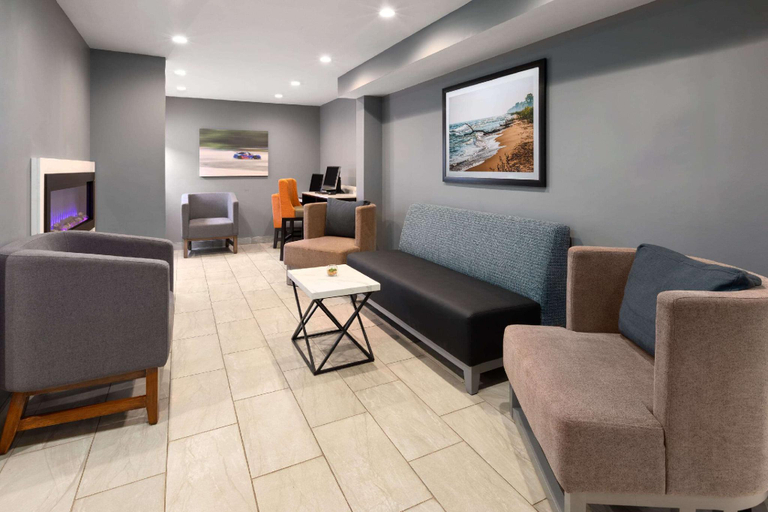 Public Area 2, La Quinta Inn by Wyndham Sheboygan, Sheboygan