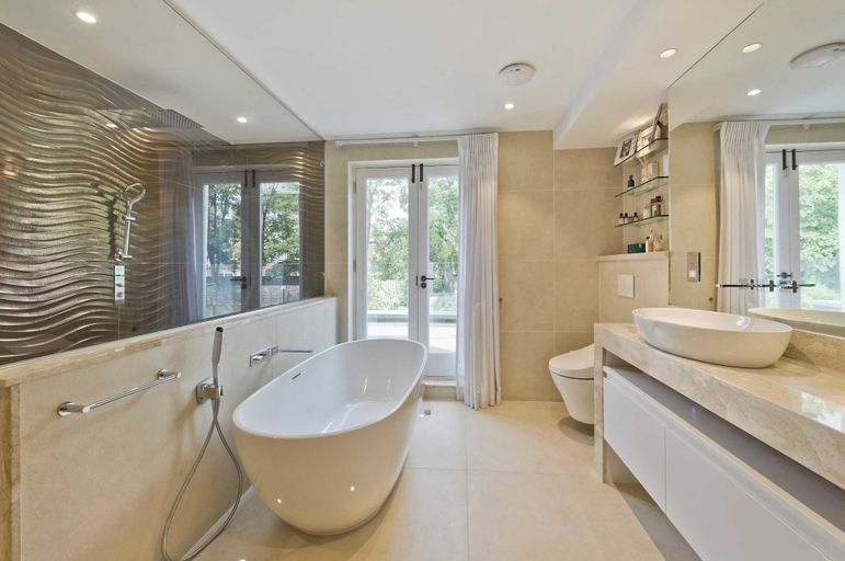 Bathroom 4, 7bed Notting Hill W/garden, Games Room & Parking, London