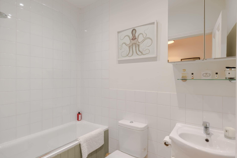 Bathroom, Traditional 2 Bed Apartment, Notting Hill, London
