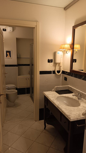 Bathroom, Palazzo Finati, Cuneo