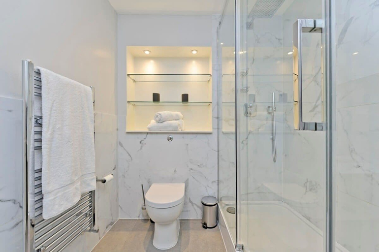 Bathroom 4, Large 2 Bedroom Kensington Garden Flat, London