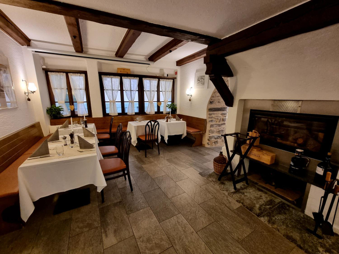 Food & Drinks 2, Hotel Centrale, Typically Swiss, Bernina