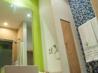 Bathroom 4