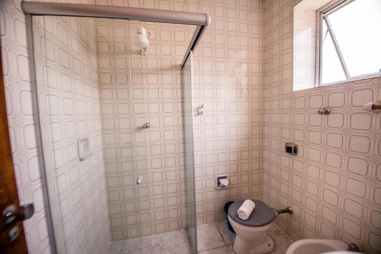 Bathroom 5, Havana Economy, Uberaba