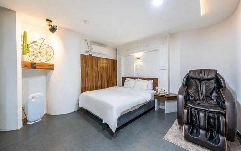 Bedroom 3, Gongju Renaissance Hotel, Gongju