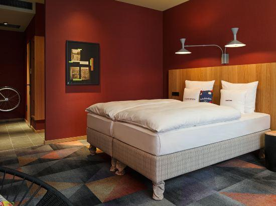 Bedroom 21
