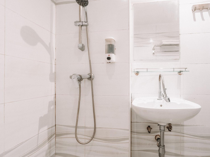 Bathroom 11