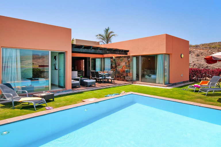 Pool 2, Holiday Home in Maspalomas With Private Pool, Las Palmas