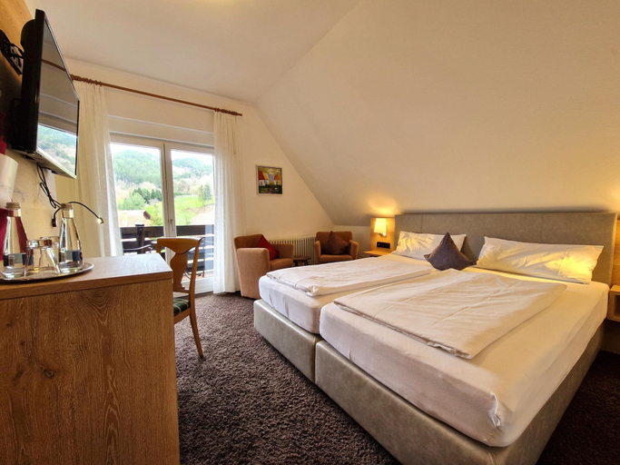 Bedroom 3, Mosers Blume Relax & Genuss Hotel, Ortenaukreis