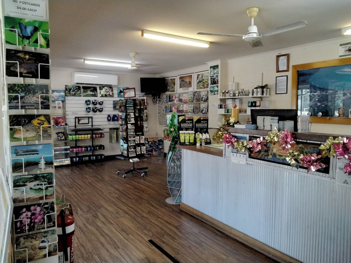 Food & Drinks 5, COOKTOWN HOLIDAY PARK, Cook