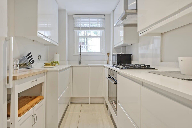 Others 5, Large 2 Bedroom Kensington Garden Flat, London