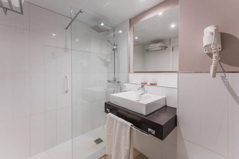 Bathroom 3, Son Baulo, Baleares