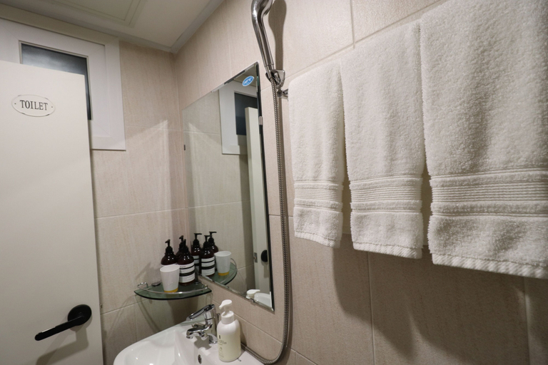 Bathroom 3, Just4U, Jongno
