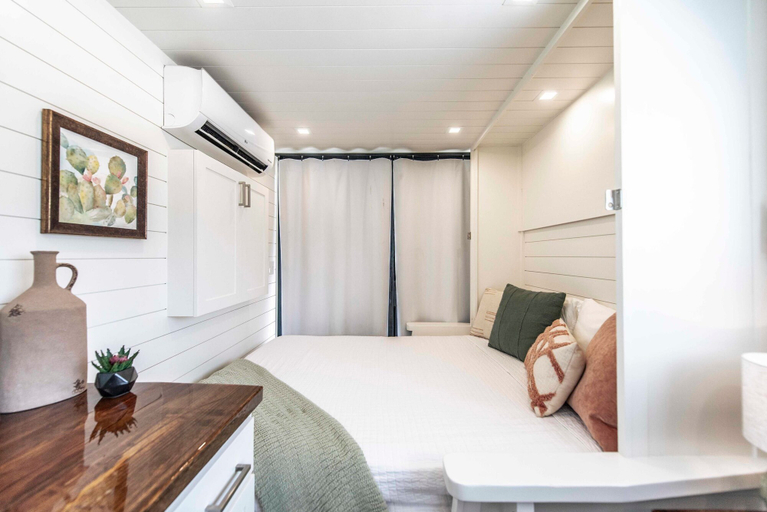 Bedroom 3, New The Texas Retreat-container Home, Gillespie