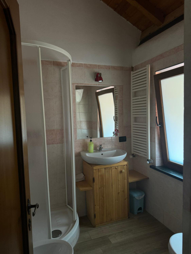 Bathroom 2, B&b Al Ciliegio Del Turchino, Genova