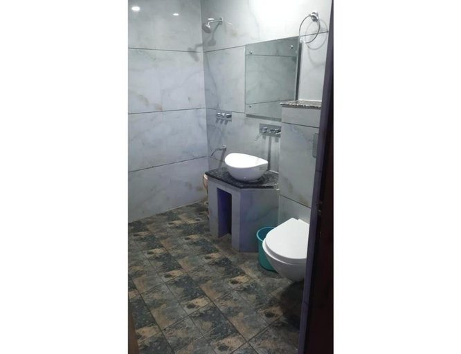 Bathroom, Hotel Grand Inn , Srinagar, Srinagar