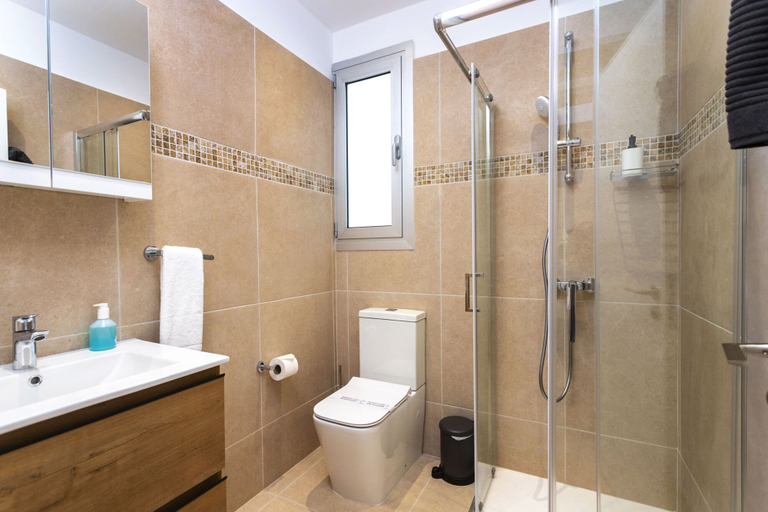 Bathroom 4, Kanika Seabreeze Apartment