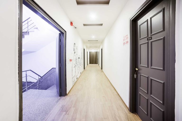 Public Area 2, Super Townhouse Rohini Sector 23, Delhi