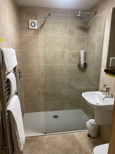 Bathroom 5, The Chetwynde - Self Check In HMO, Cumbria