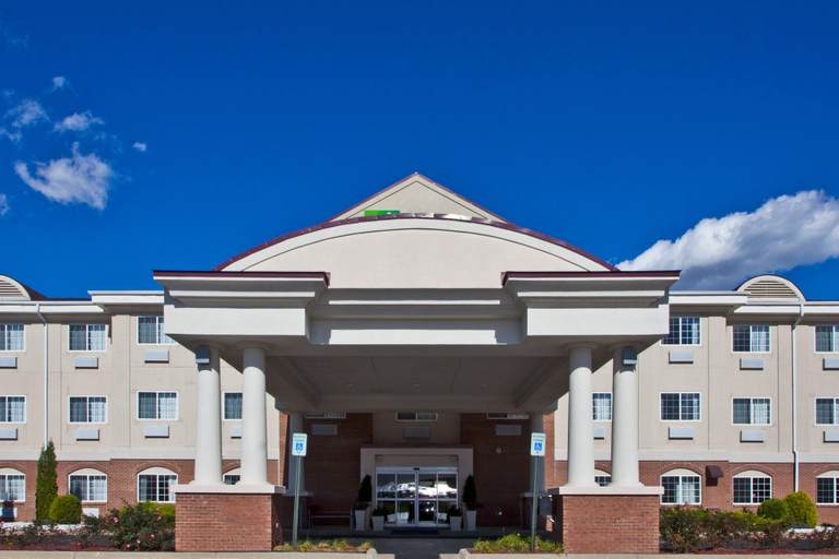 Exterior & Views 2, Holiday Inn Express & Suites CHARLOTTE by IHG, Eaton