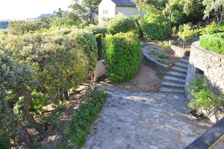 Others 2, Villa Abeille : douces vacances d'ete avec vue mer, Var