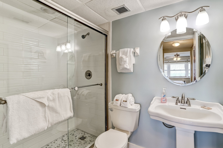 Bathroom 4, Enhanced Unit with Awesome View of Atlantic from Private Balcony by RedAwning, Nassau