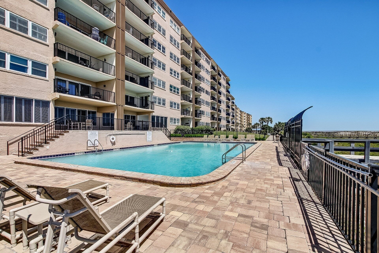 Exterior & Views 2, Breathtaking Ocean View Amelia South Condo by RedAwning, Nassau