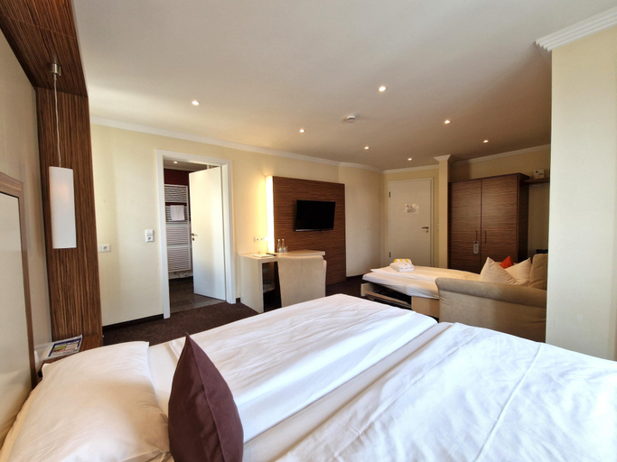 Bedroom 4, Mosers Blume Relax & Genuss Hotel, Ortenaukreis